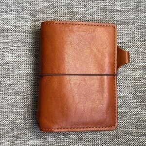 Chic Sparrow Pocket Plus Giovanni | Artist | Cascade